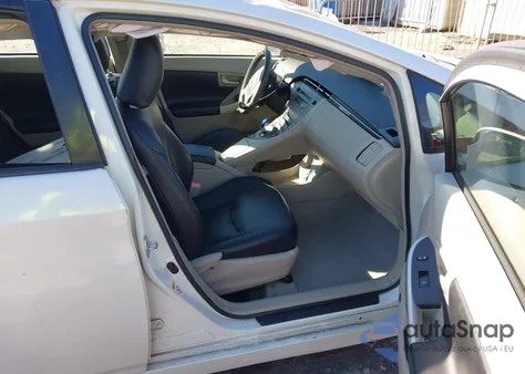 2011 Toyota Prius Three z USA, uszkodzony, nr VIN JTDKN3DUXB1428003